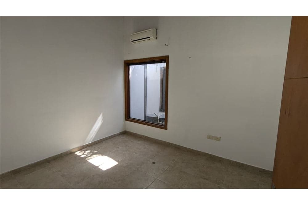 Casa - Alquiler - Luque, Paraguay, foto 4