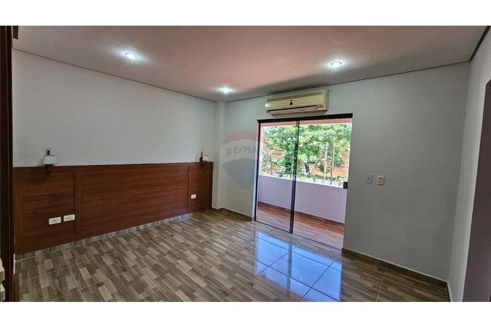 En venta casa a media cuadra de perón, foto 4