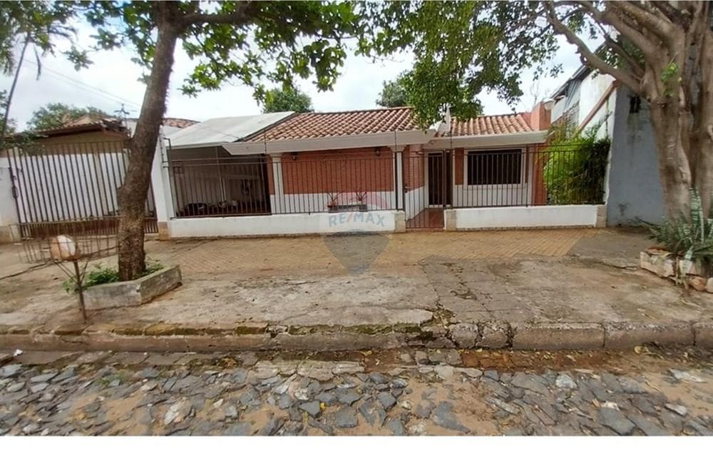 Vendo amplia casa en barrio san pablo