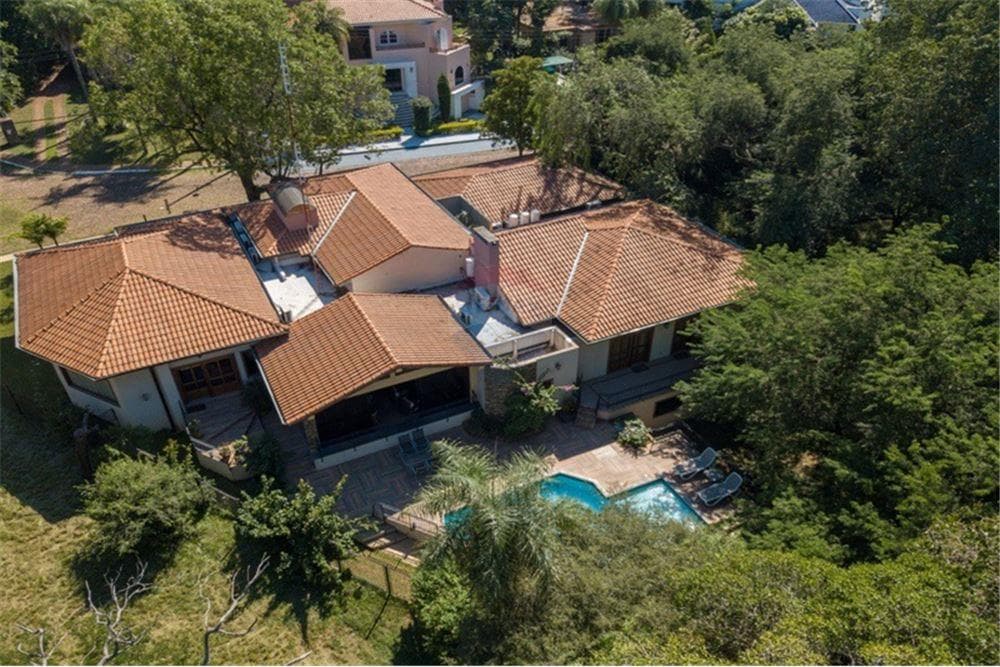 Vendo residencia en Lambaré barrio cerrado Las Lomas
