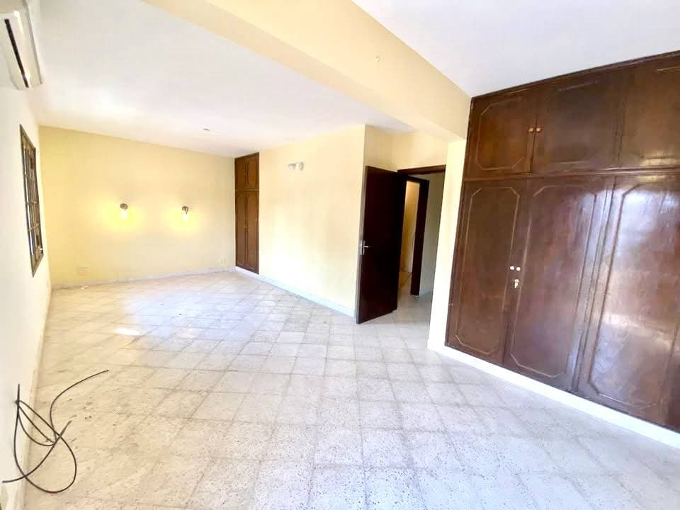 Amplio depto de 2 hab. en suite en barrio Mburicao, foto 5