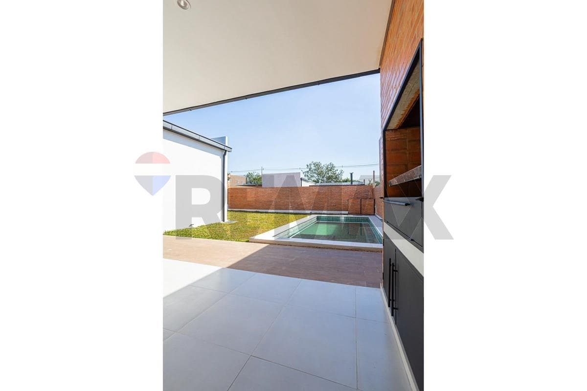 Casa - Venta - Luque, Central, Paraguay — foto 2