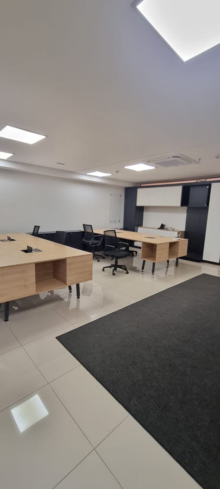 Oficina equipada en alquiler – zona shopping del sol