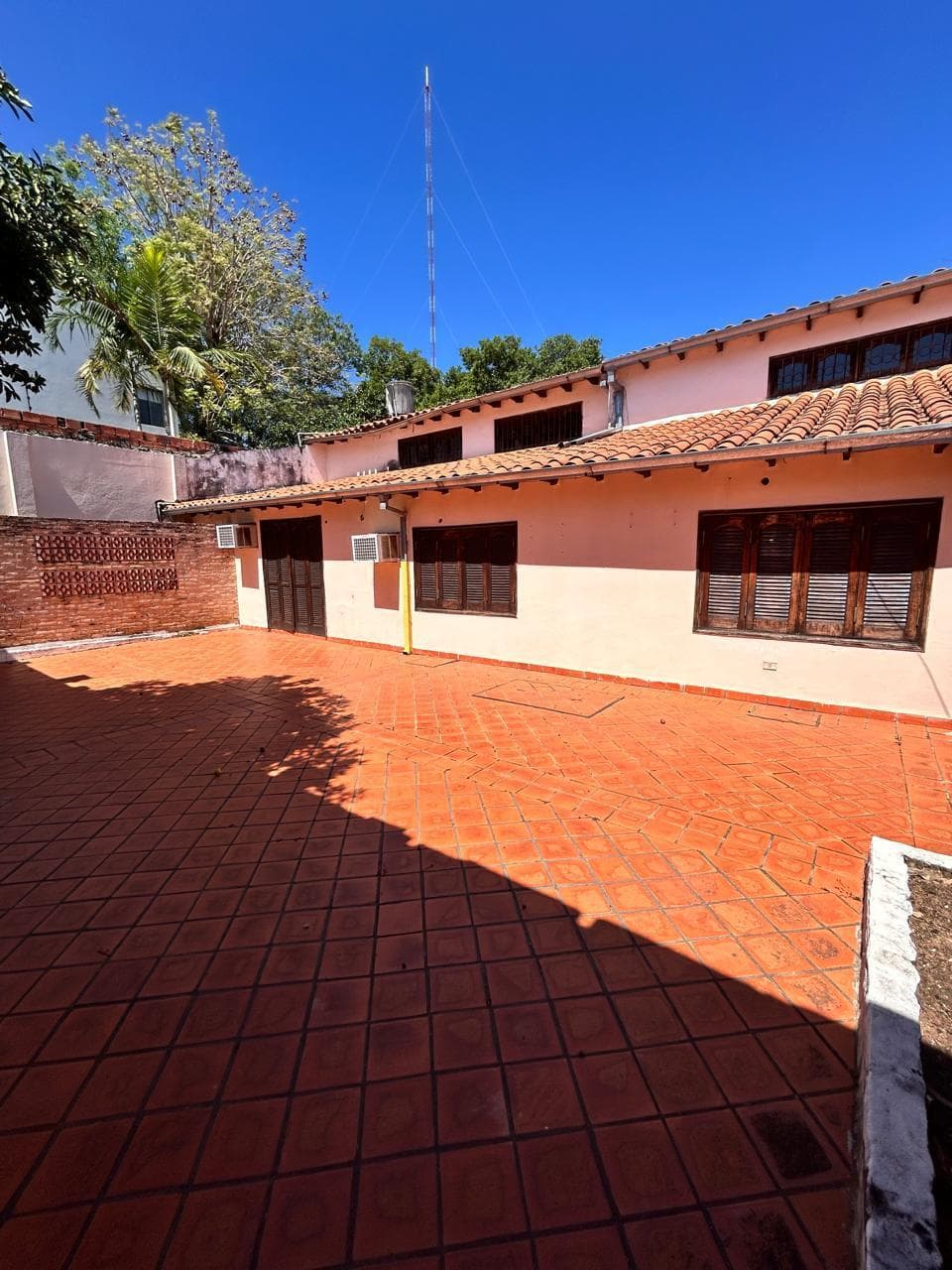 Vendo casa de una planta en lambare