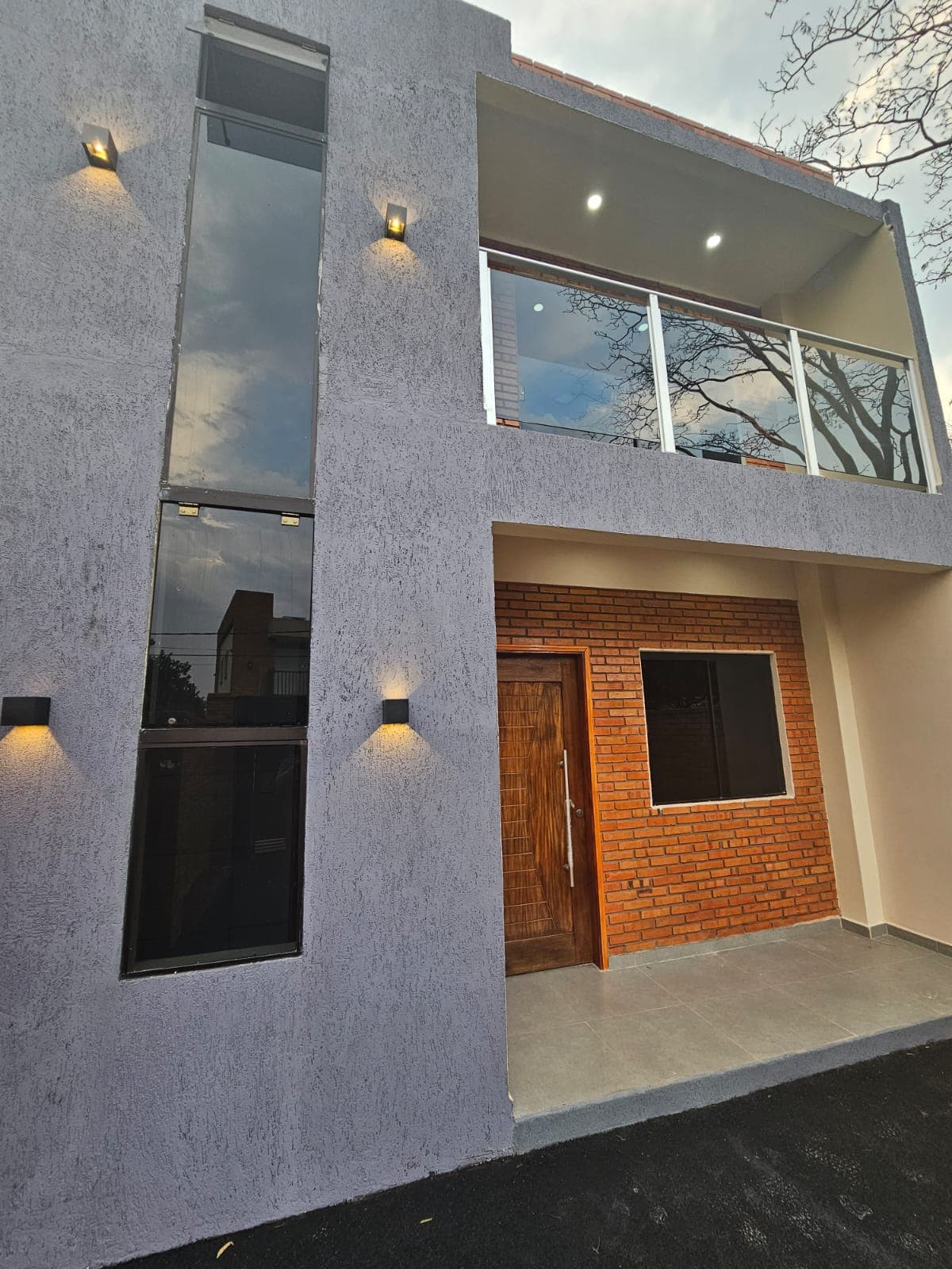 Duplex a estrenar ubicado en San Lorenzo al limite con Fernando — foto 1