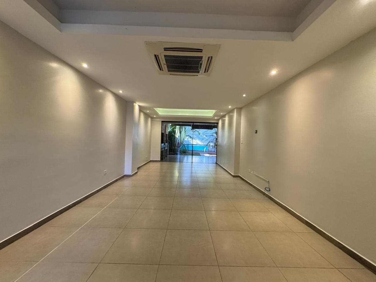 Dúplex con piscina zona CONMEBOL, foto 3