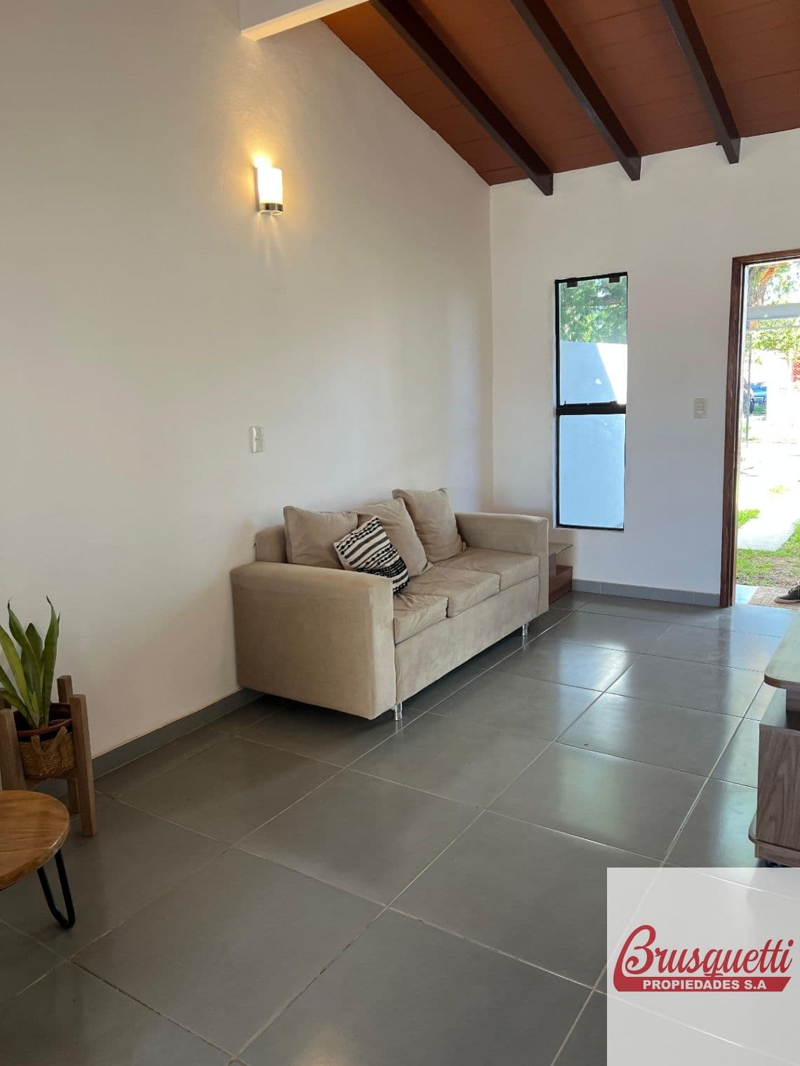 Casa en venta de 2 dormitorios c/ cochera en Mariano Roque Alonso, foto 4
