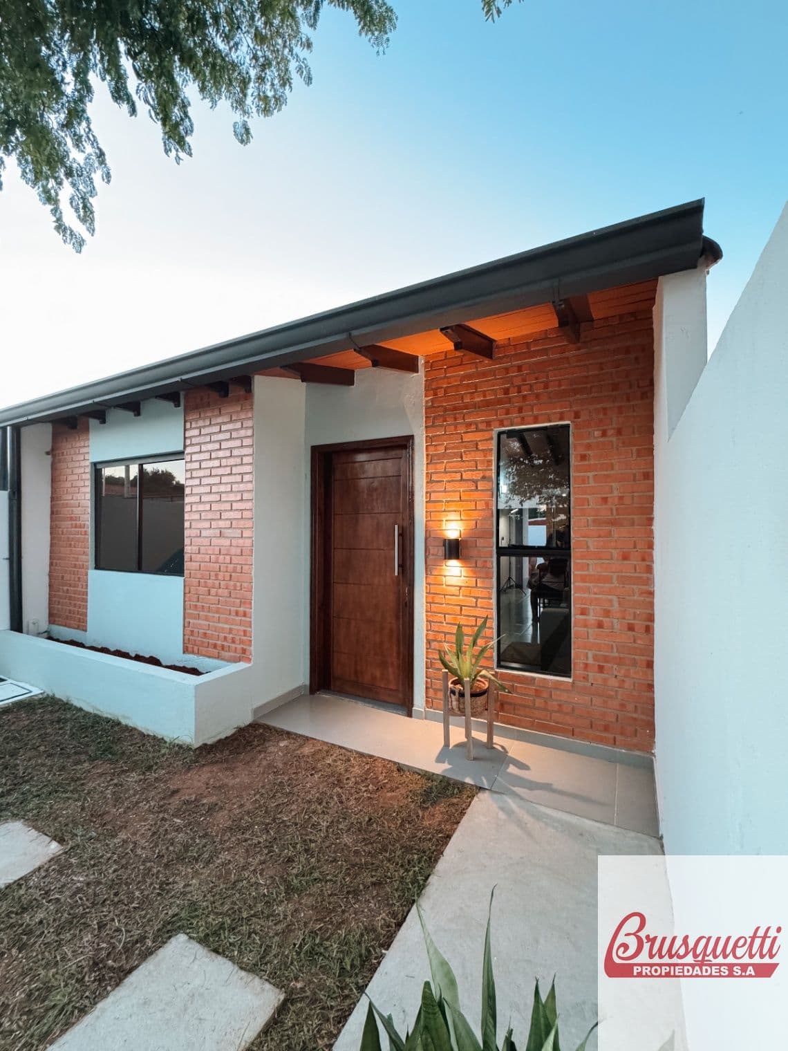 Casa en venta c/ cochera en Mariano Roque Alonso — foto 3