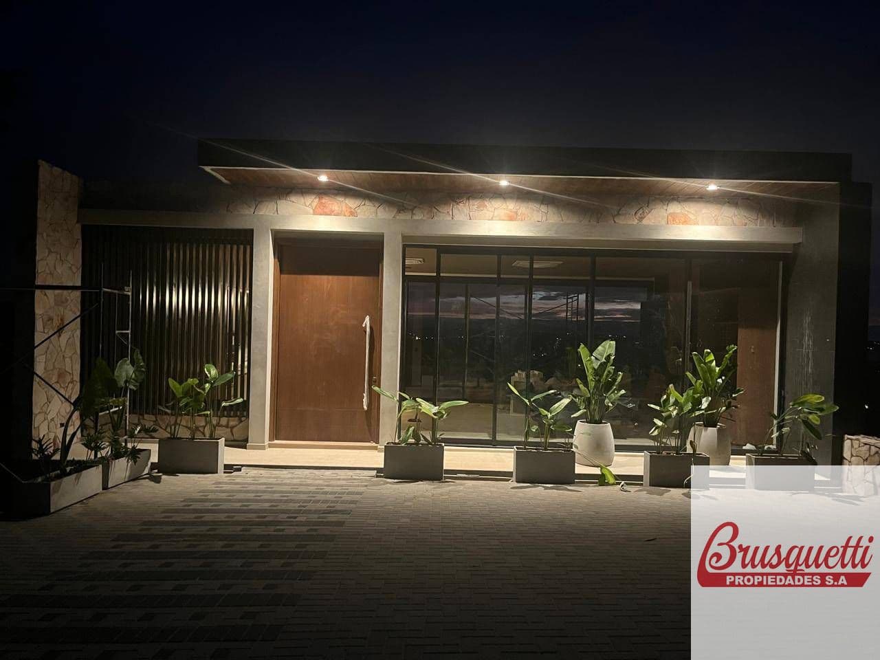 Casa en venta c/ cochera en San Bernardino, foto 4