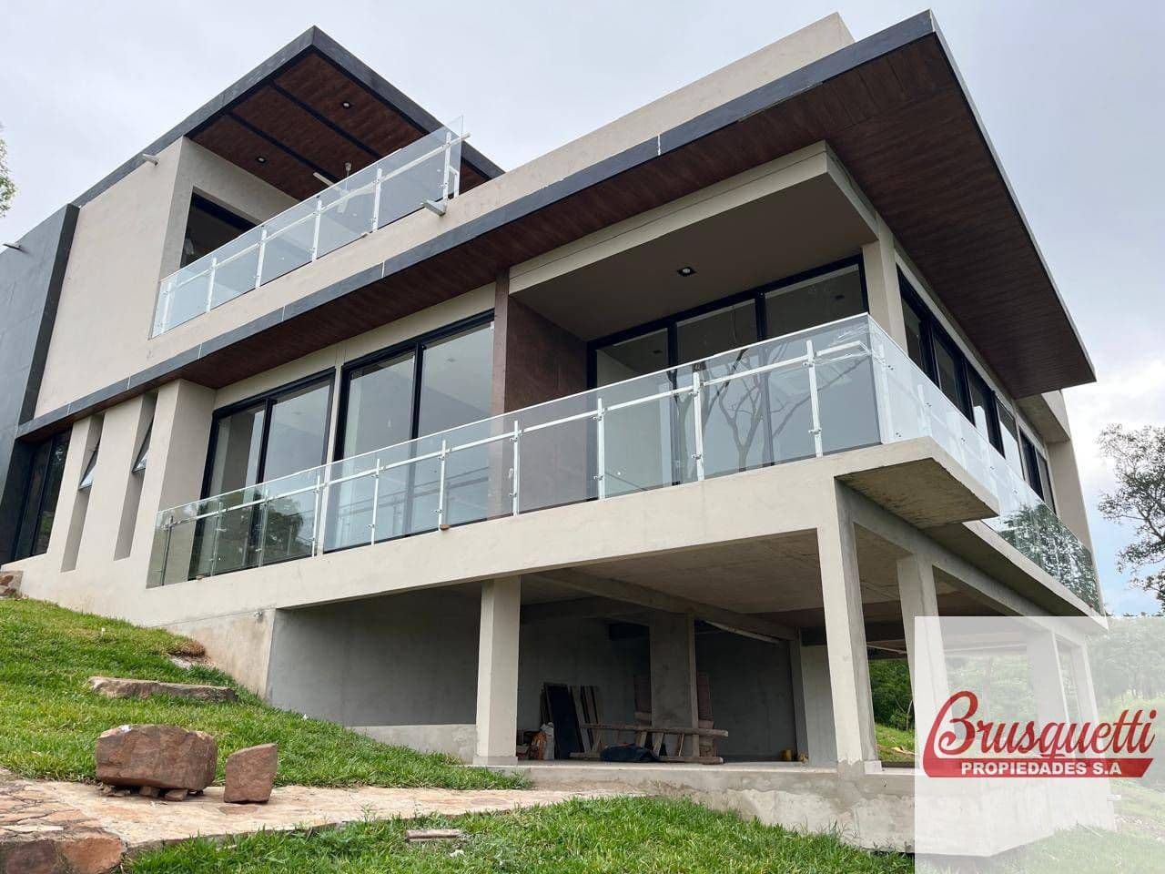 Casa en venta c/ cochera en San Bernardino, foto 2