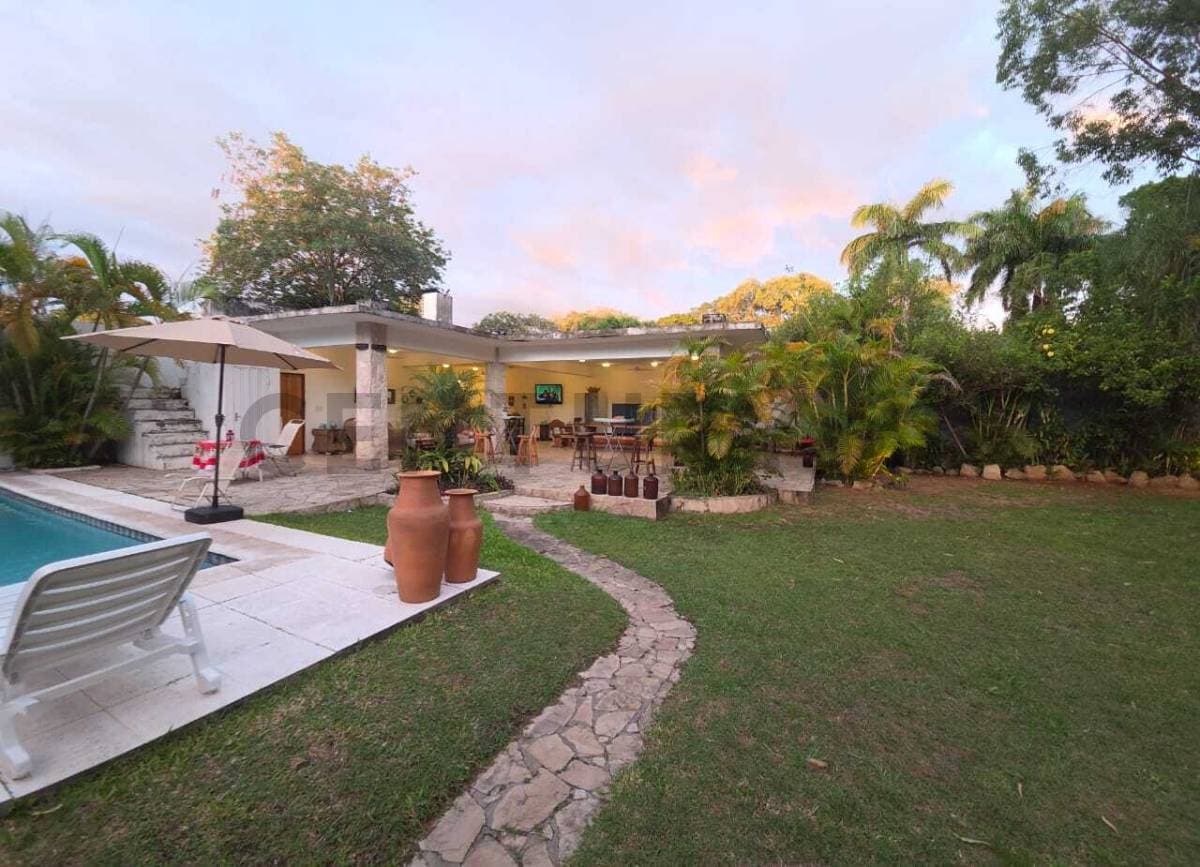 A la venta casa en inmejorable esquina en el centro de San Bernardino