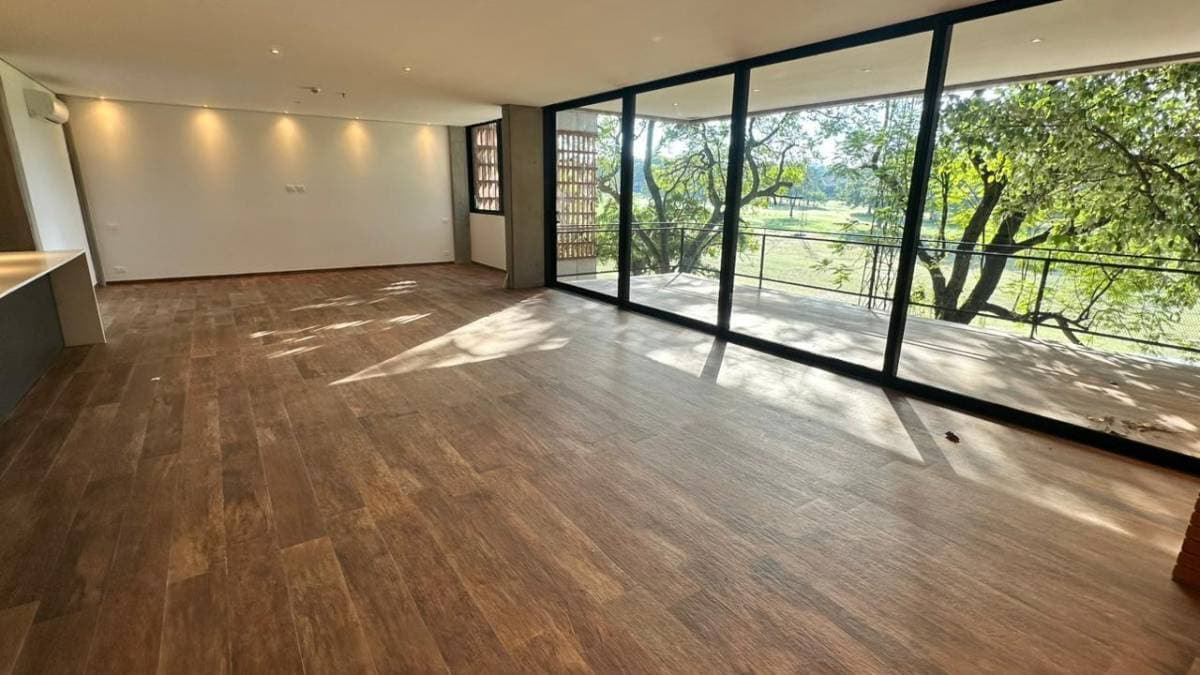 En alquiler departamento de 3 dormitorios en edificio vista al golf, zona yatch, foto 1