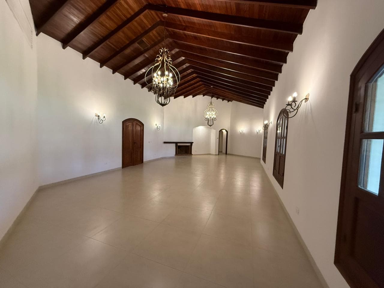 Imponente residencia a minutos de Paseo La Galería, foto 3