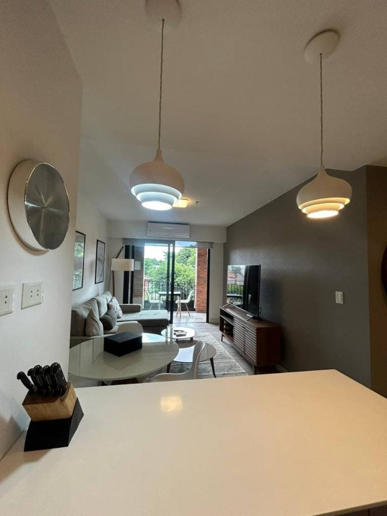 En Venta Departamento de 2 dormitorios amoblado en Ycua Sati, foto 4