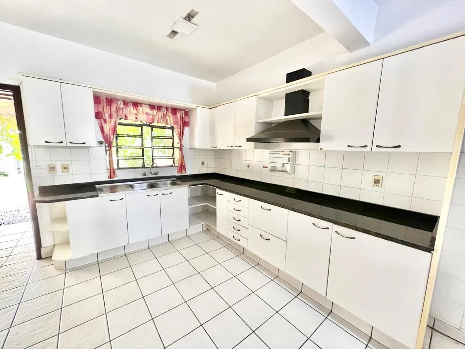 Dúplex con amplio patio en alquiler – zona ips central, foto 4