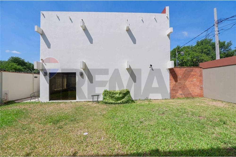 Duplex en esquina en loma pyta, foto 3