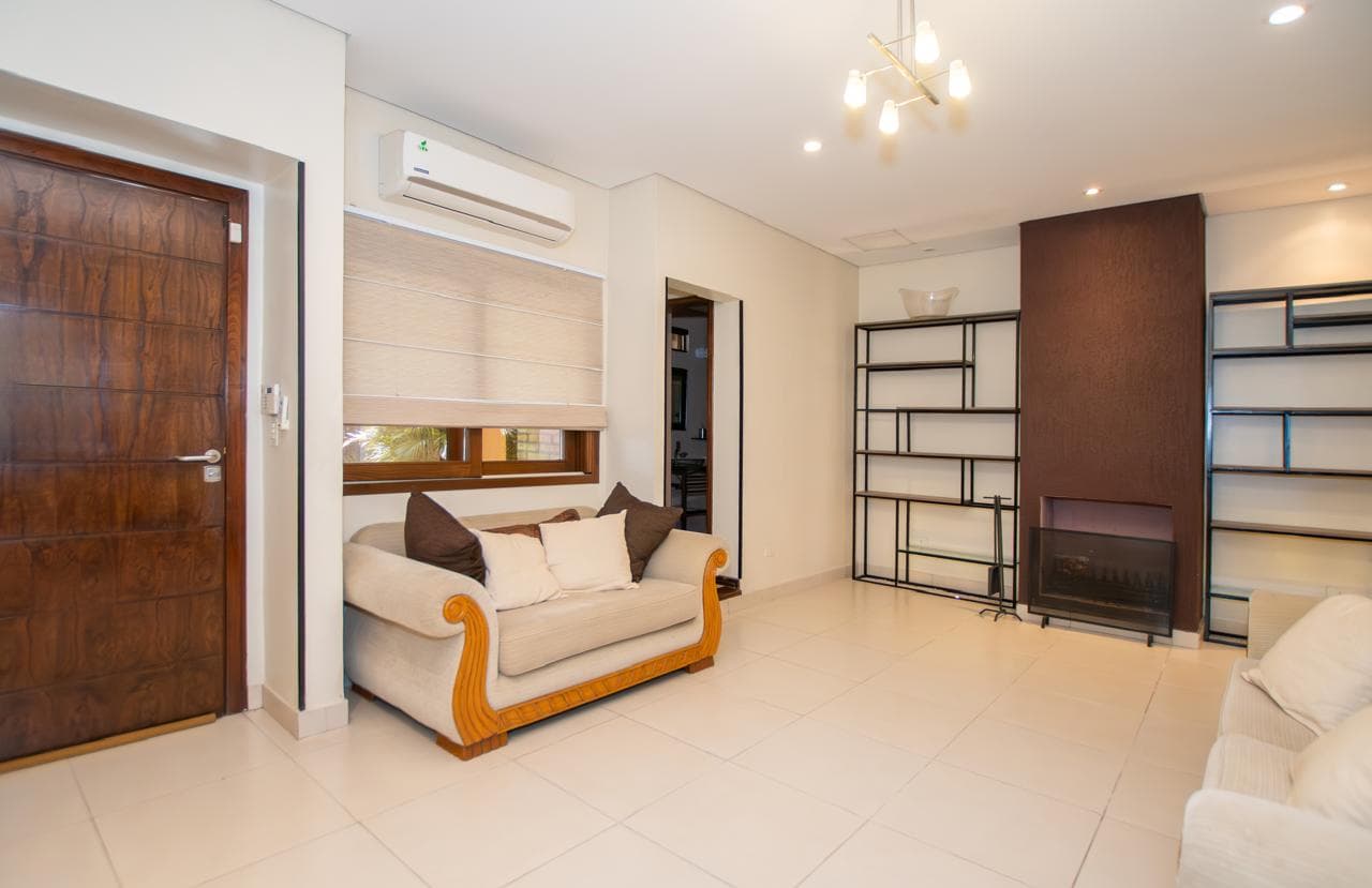 Amplia Casa 3 Dorm. 683 m² Terreno San Vicente, Zona Gral. Santos, foto 2
