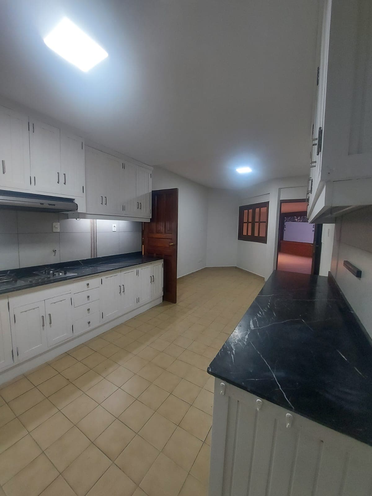 Casa c / pisina en pequeño condominio en barrio mcal. Estigarribia, foto 5