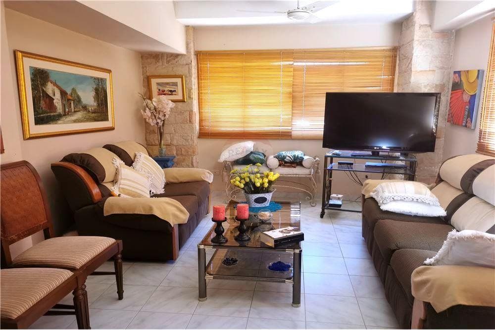 Amplia Residencia de 4 Dormitorios, foto 2