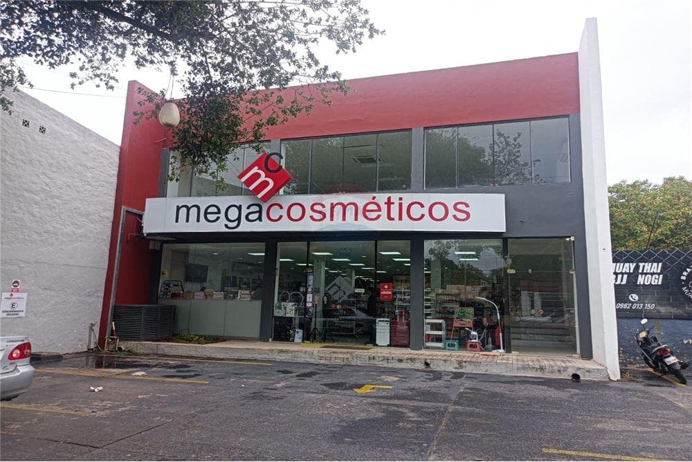 Alquilo amplia y luminosa oficina sobre lillio - ycua satí