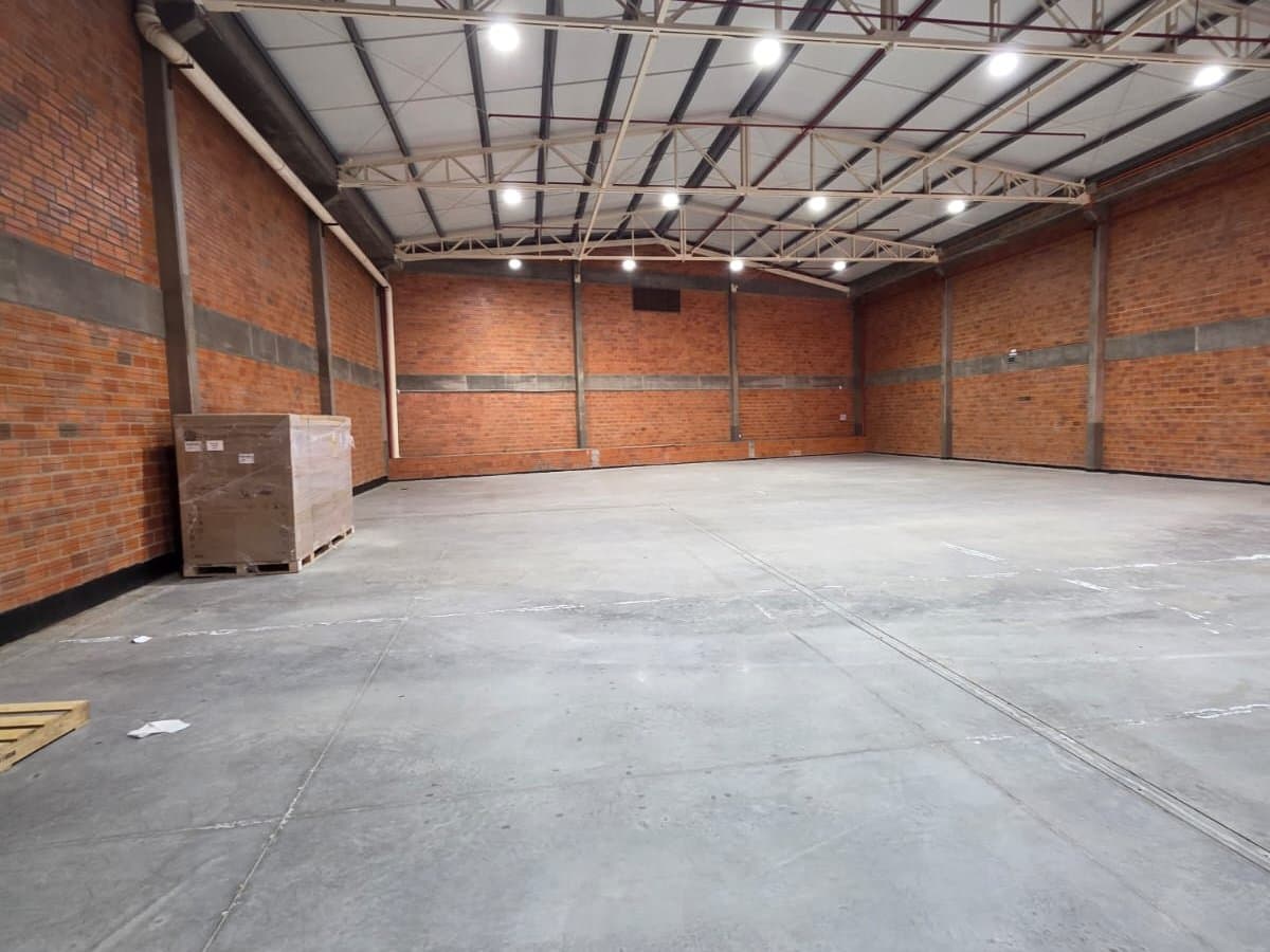 Deposito de 420 m2 en Mariano Roque Alonso, foto 1