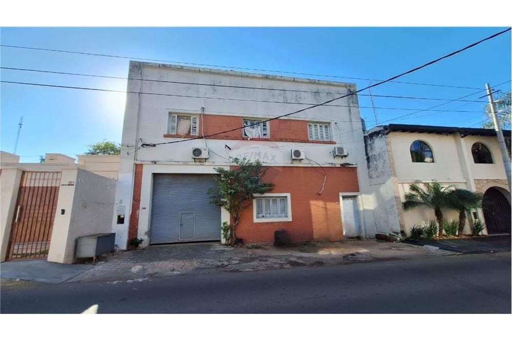 Alquilo deposito en barrio Las Mercedes