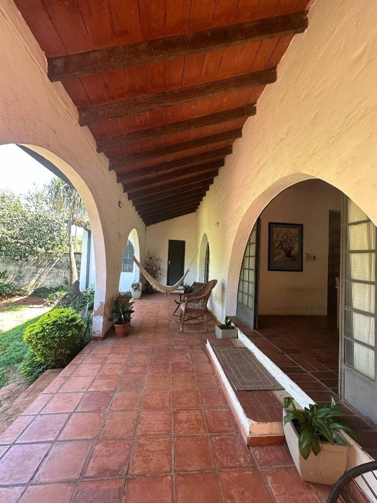 Amplia casa tipo colonial en lambare, foto 3
