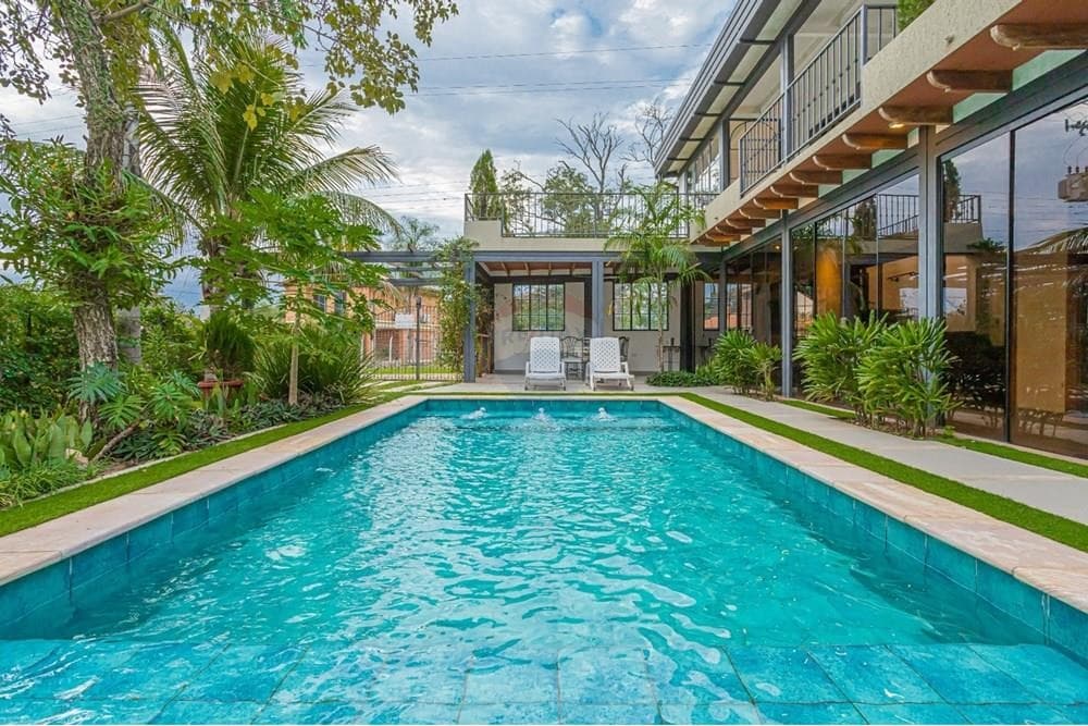 Moderna residencia en San Bernardino! — foto 1