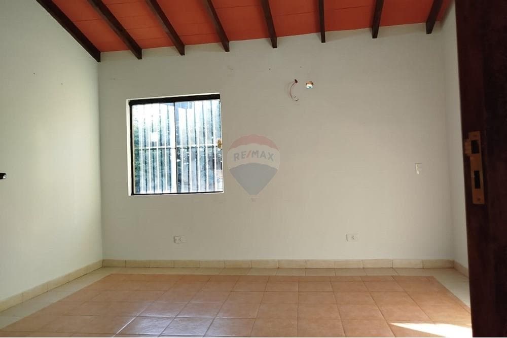 Casa en alquiler Lambaré, barrio valle apu´a, foto 4
