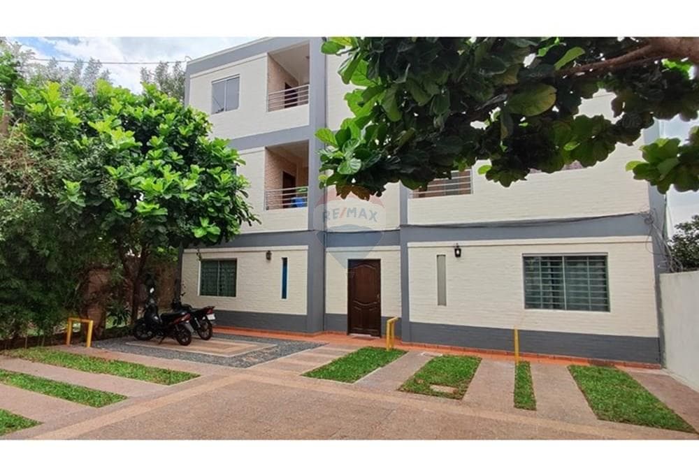 Vendo edificio con 9 deptos en Luque