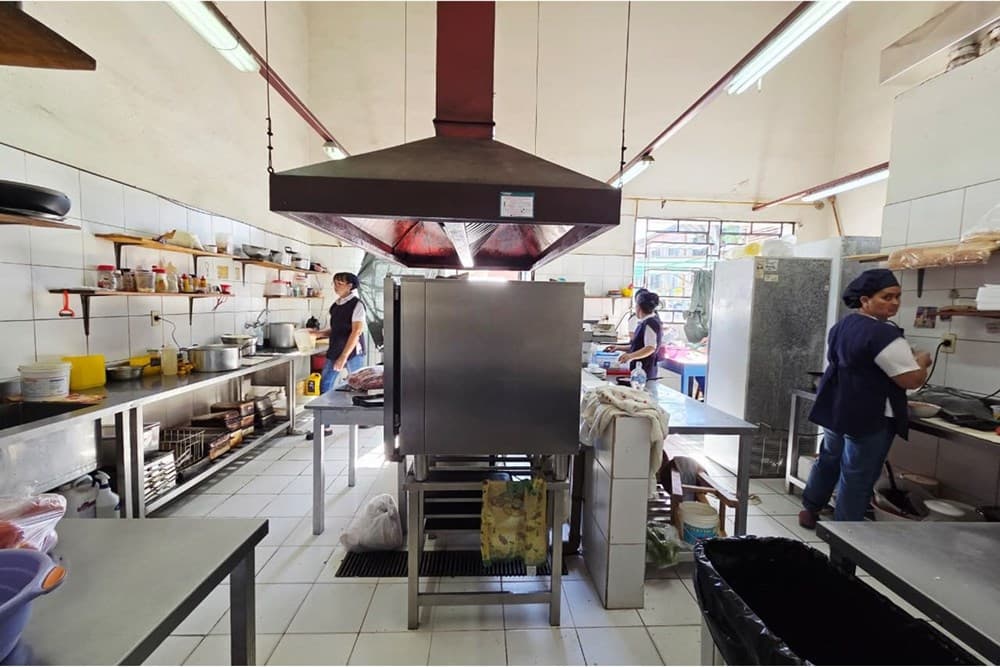 Local comercial para restaurante – complejo santos, foto 4