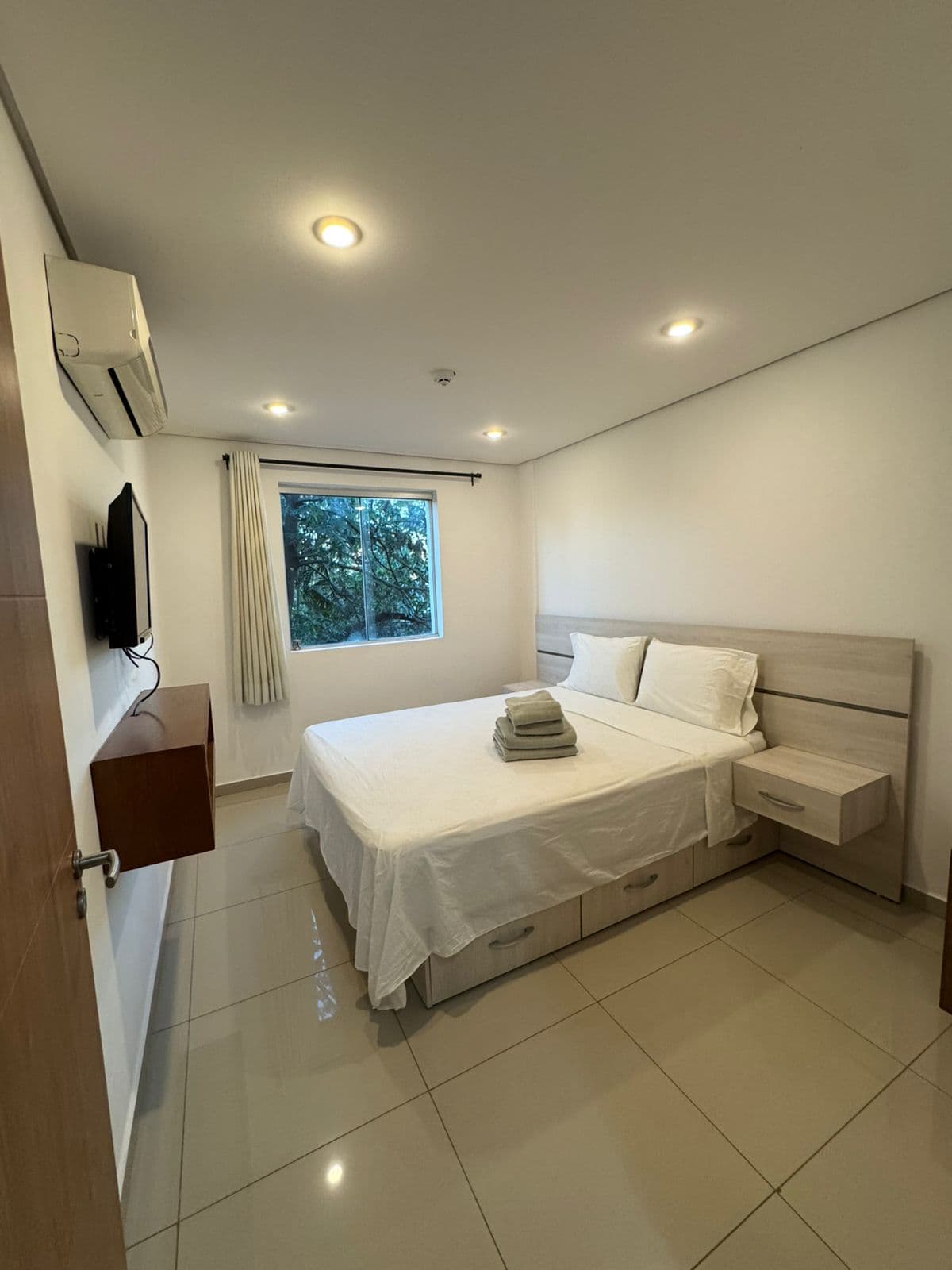 Barrio Jara, en venta, depto de 1 dormitorio amoblado con cochera, foto 3