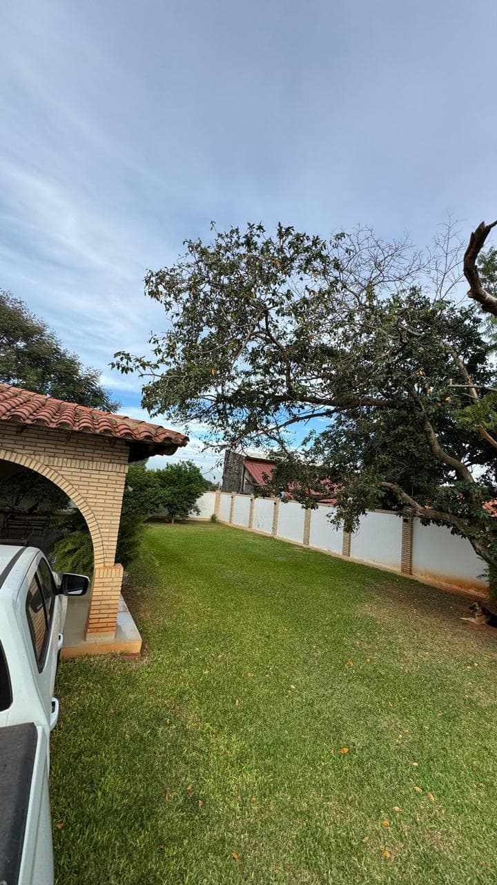 Hermosa y amplia casa en Luque — foto 2