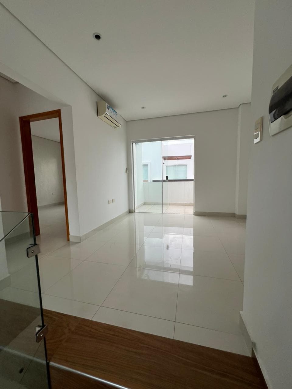 En alquiler residencia de 3 habitaciones en ita enramada — foto 2