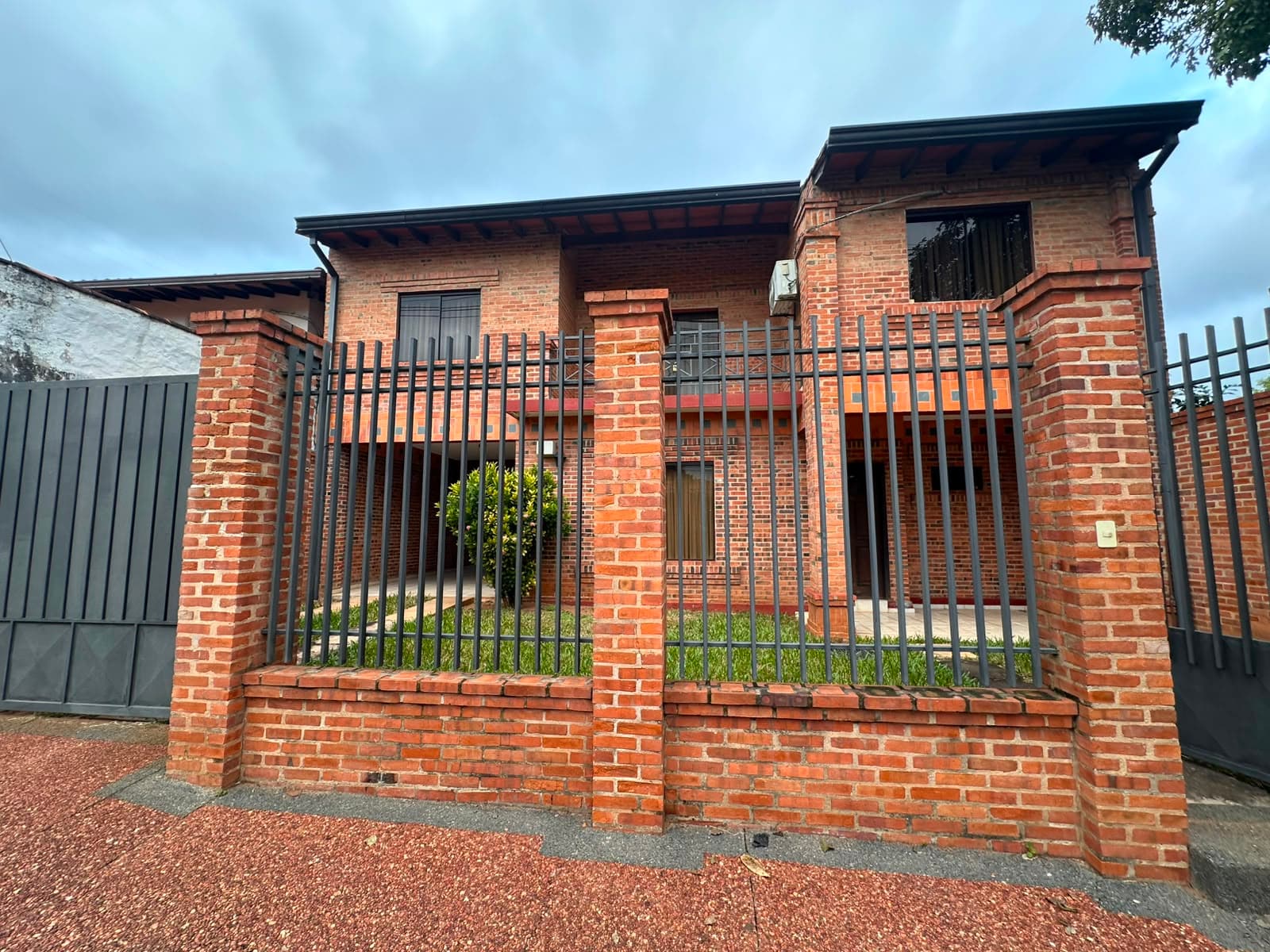 Casa en Alquiler en Lambaré – Barrio Kennedy, foto 4