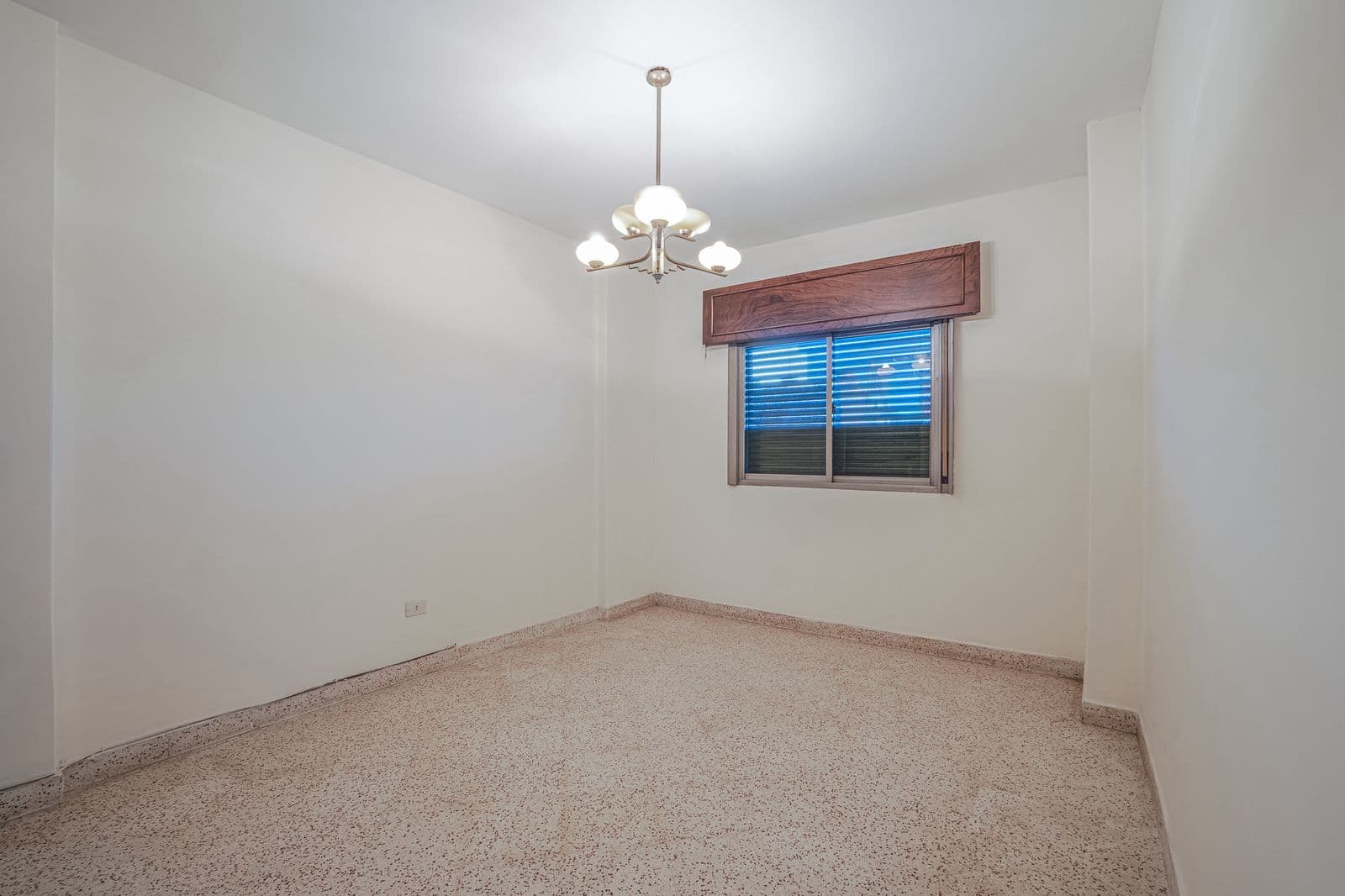 En venta departamento frente al colegio inter, foto 2