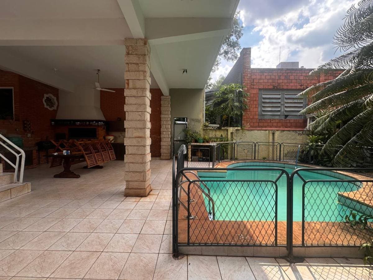 Se vende amplia y elegante residencia en barrio mburicao, foto 2