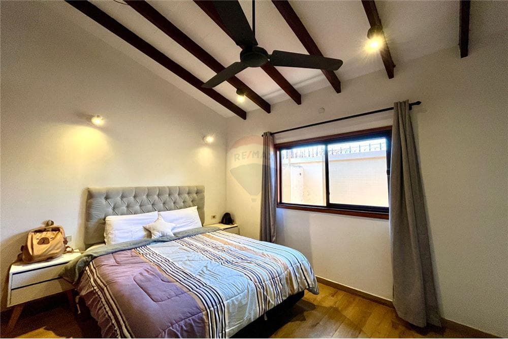 Casa con local comercial en esquina /Villa Ofelia, foto 4