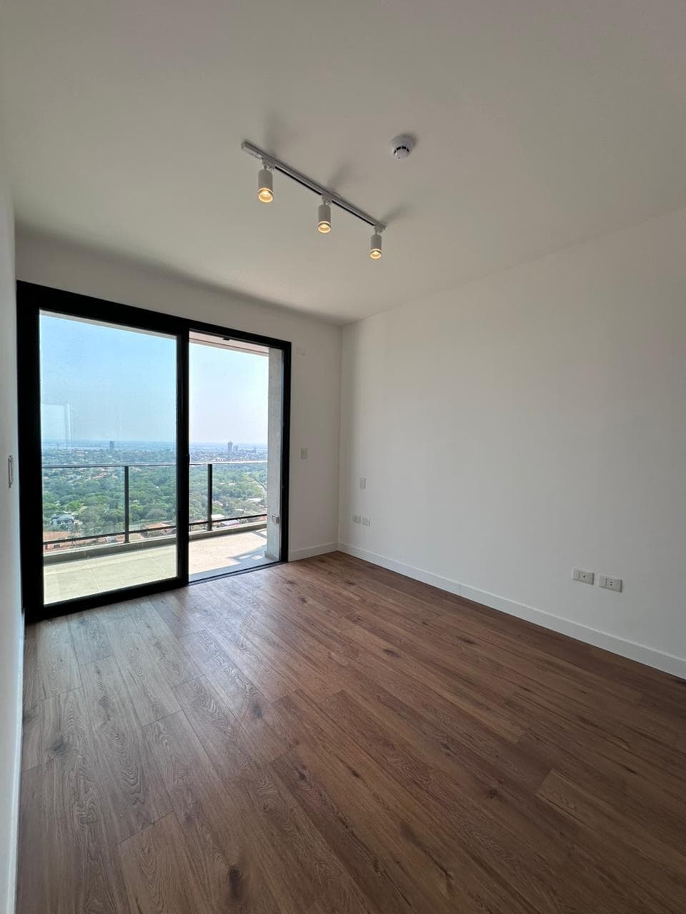 Alquilo departamento a estrenar en more del sol
