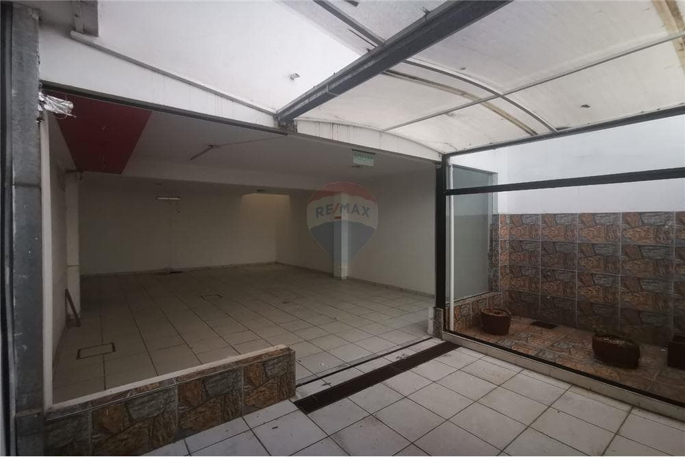 Local comercial amplio en Villa Morra, foto 2