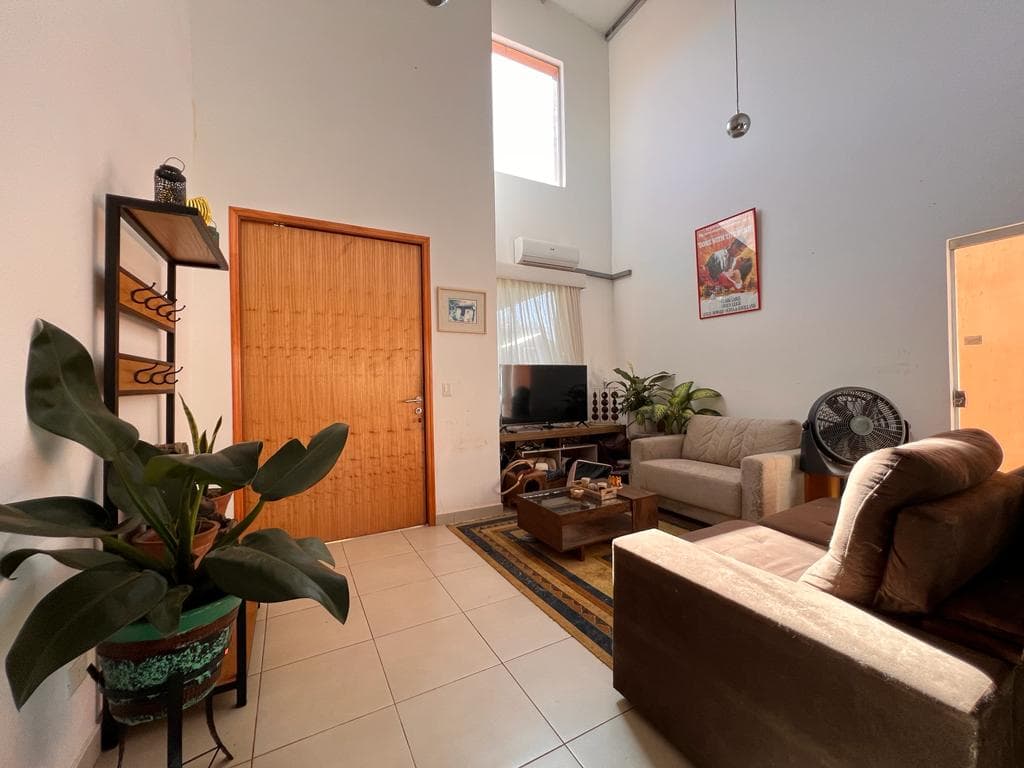 Casa de 300 m2 Ubicada en Exclusivo Barrio Cerrado de Luque-CLHO5047127, foto 2