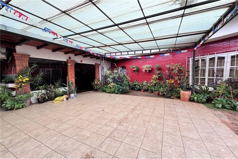 Casa a ref. En amplio terreno. Esquina. Ycua sati, foto 2