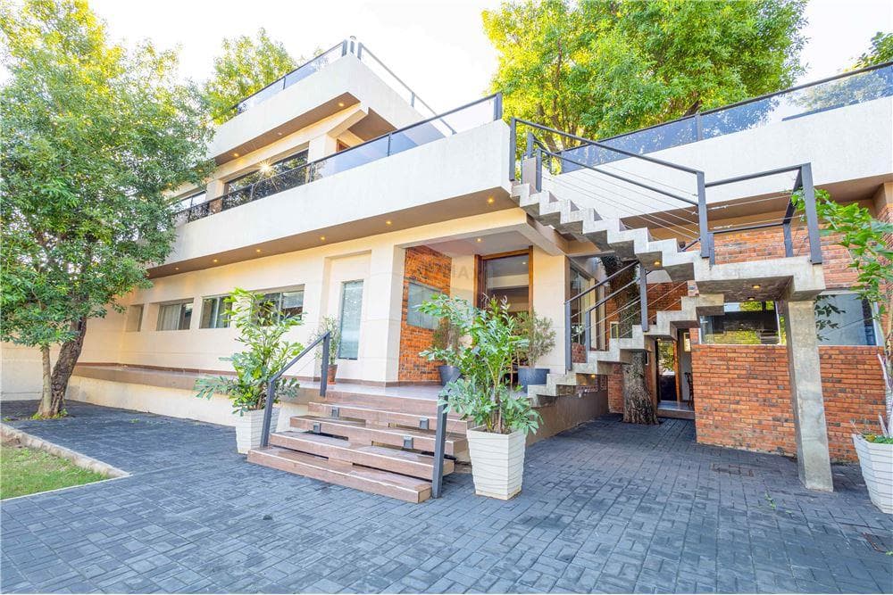 Imponente residencia a metros del Yacht, foto 2