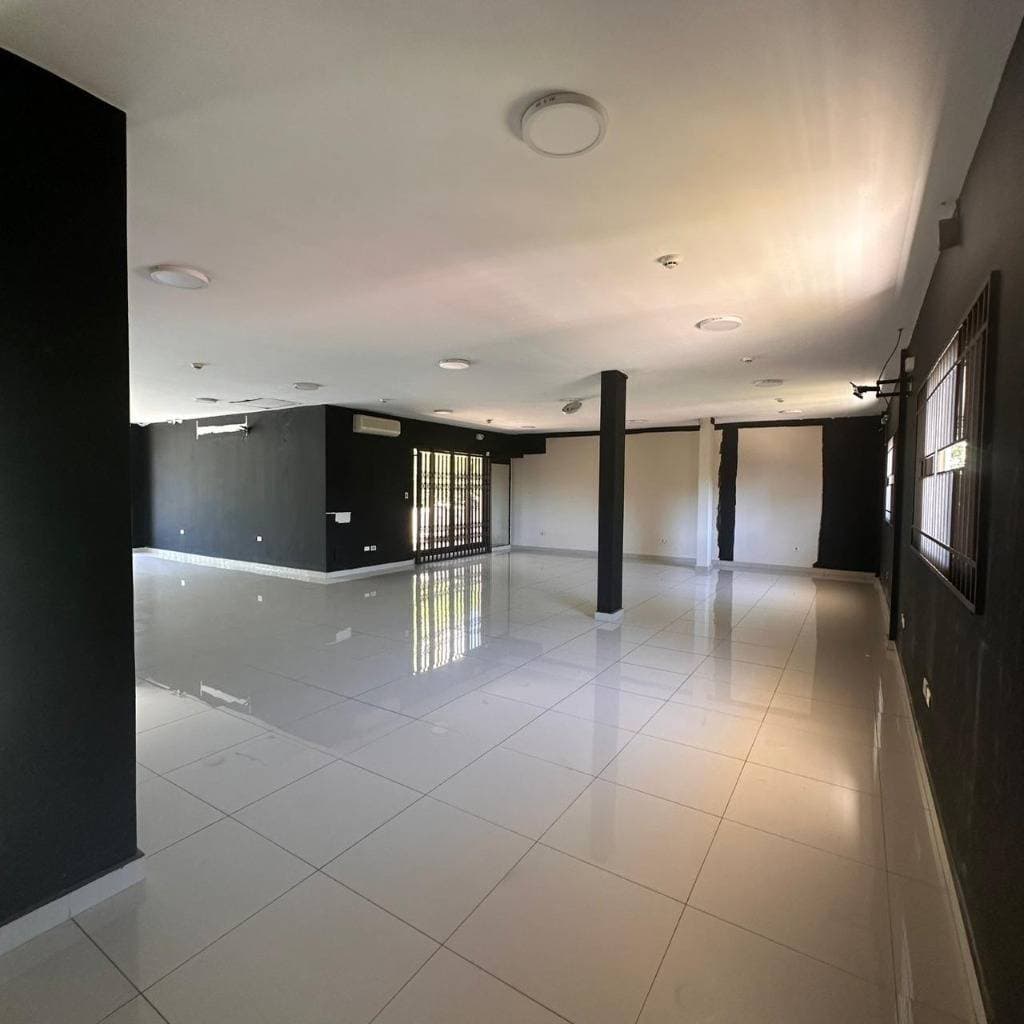 Importante propiedad comercial | barrio villa aurelia, foto 3
