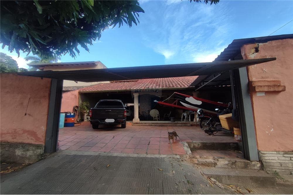 Vendo casa a metros de av. Santisimo sacramento