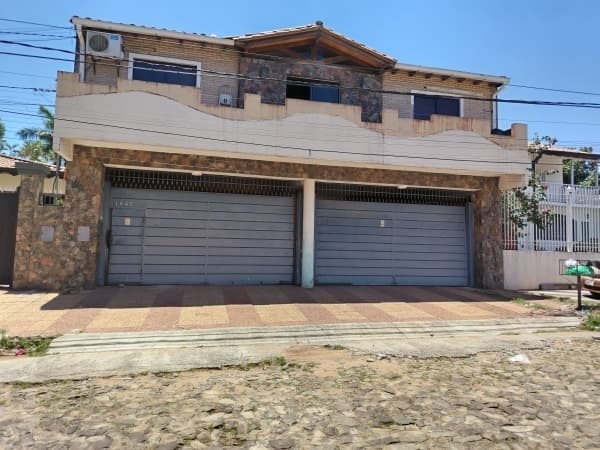 Amplia residencia con piscina en Lambaré, foto 1