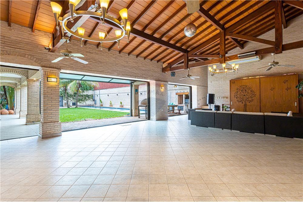 Residencia exclusiva - bo. Mcal lopez - venta, foto 2