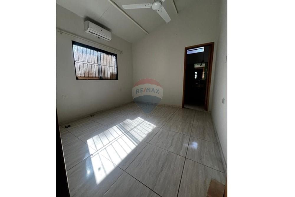 Casa - Alquiler - Lambaré, Paraguay — foto 4