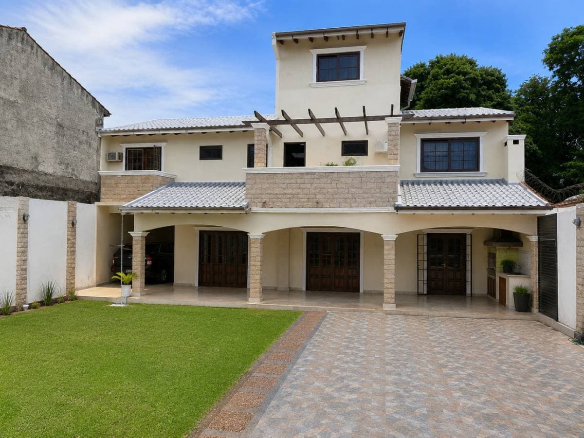 amplia casa en Fernando de la Mora, foto 4
