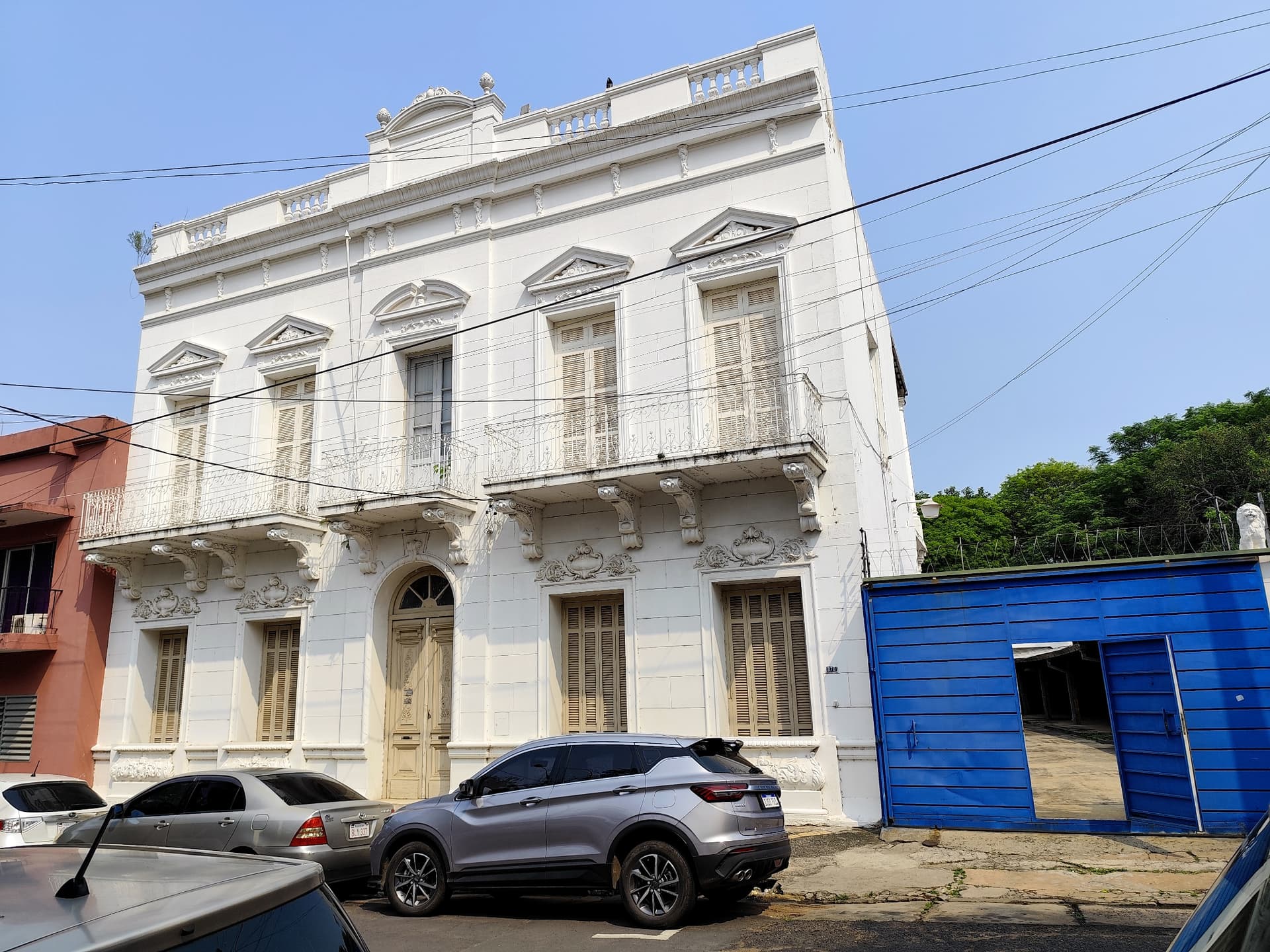 Casa estilo colonial en el corazon de asuncion